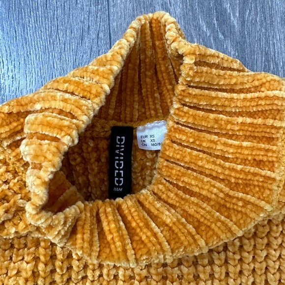 H&M Knitted Yellow Cropped Sweater - Picture 3 of 3